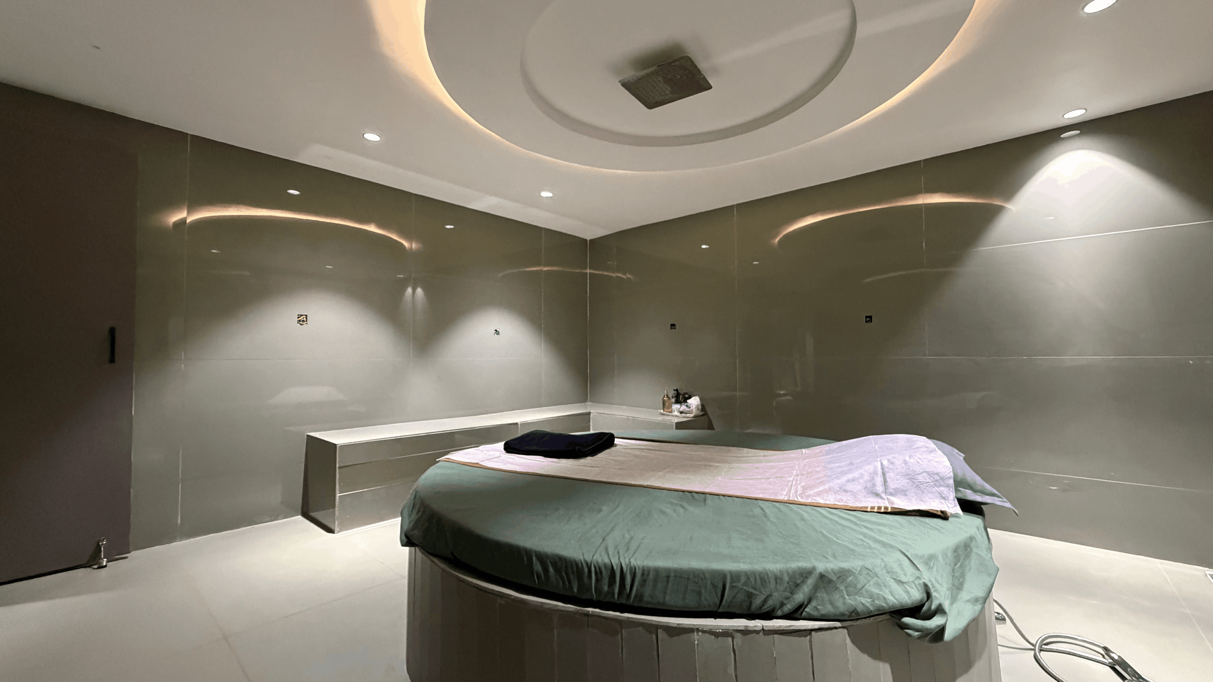 Jacuzzi hydrotherapy